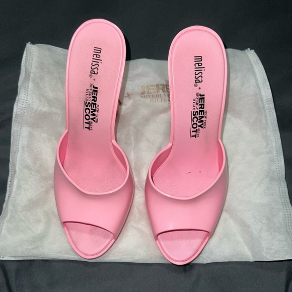 Melissa x Jeremy Scott Pink Barbie Inflatable Heels - Picture 2 of 6